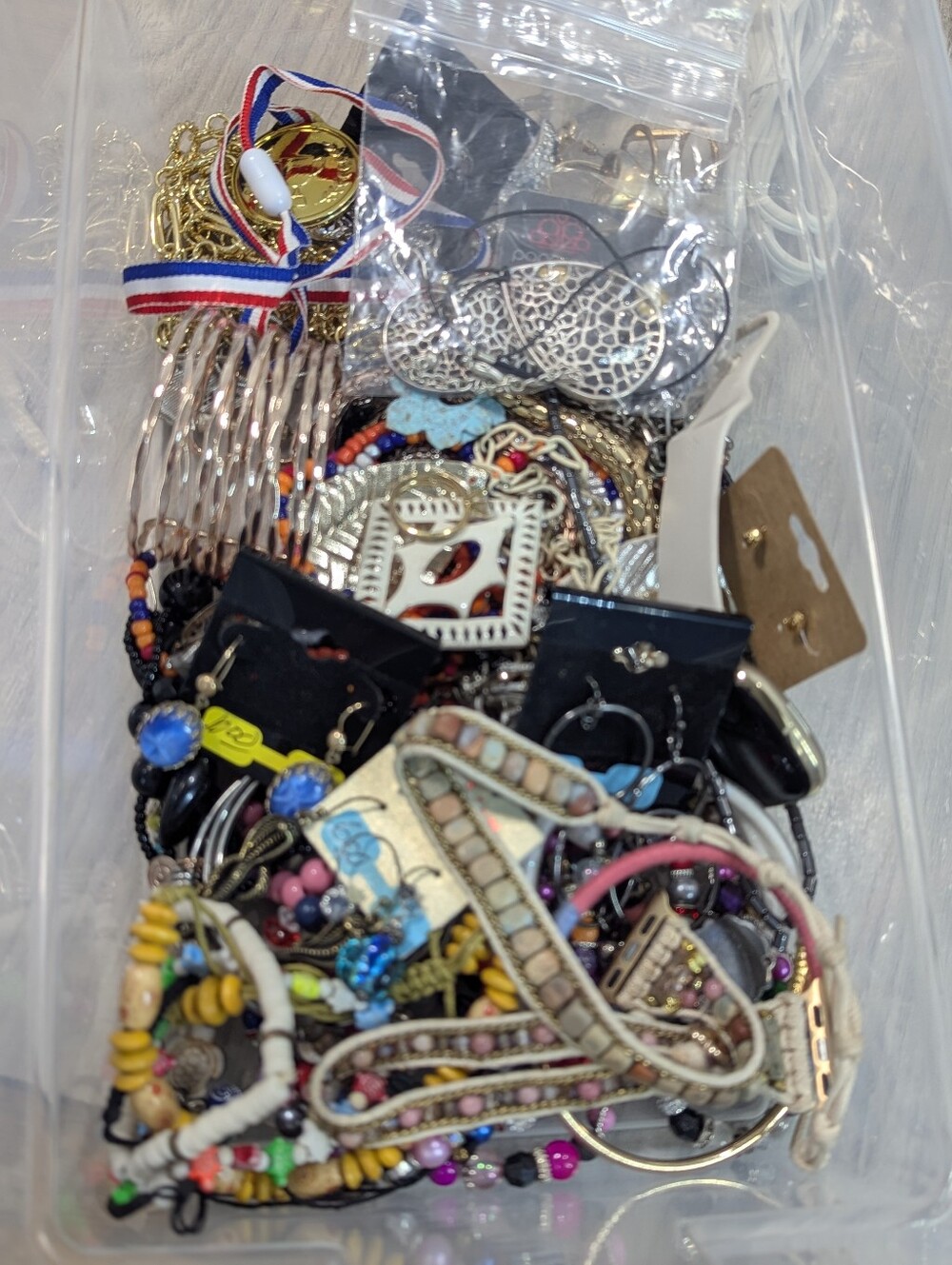 LARGE JEWELRY BUNDLE MIX OF ALL